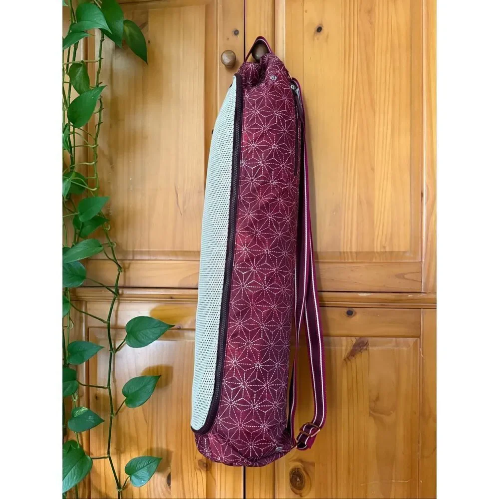 Lululemon Yoga Mat Bag Burgundy Print Mesh Zip Carrier